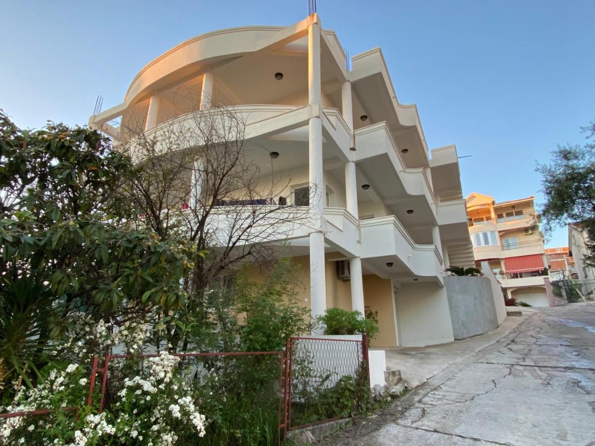 Dajkovic Apartmani Бар Экстерьер фото